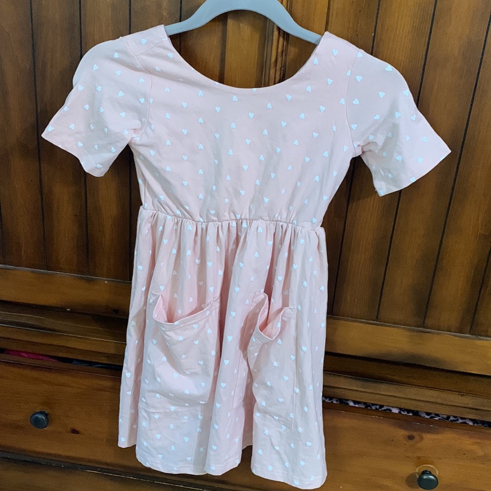 Two dresses same style different color